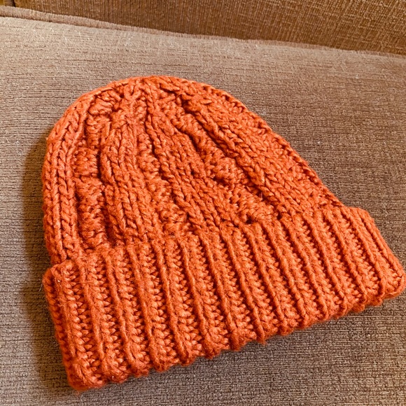 Cute orange beanie - Picture 1 of 2